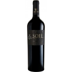 Italian red wine bottle Sofè